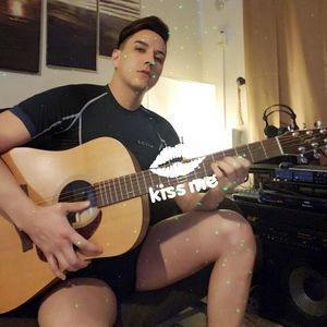 Meet your Posher, Moises